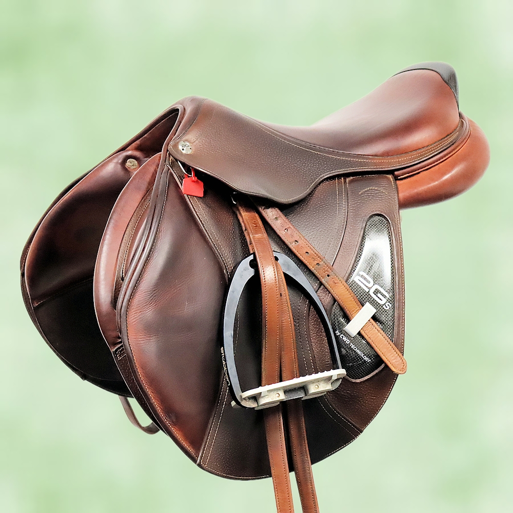 CWD Dynamick SE25 2Gs Semi-Deep Hunter-Jumper Saddle with Accessories ...